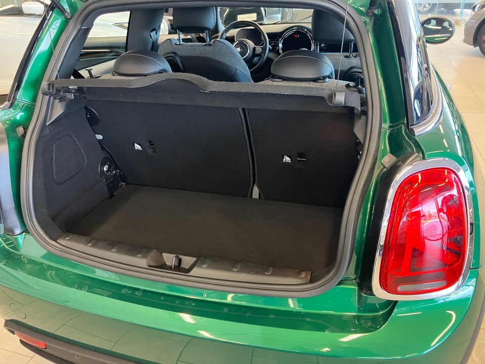 MINI Cooper SE Essential 3d