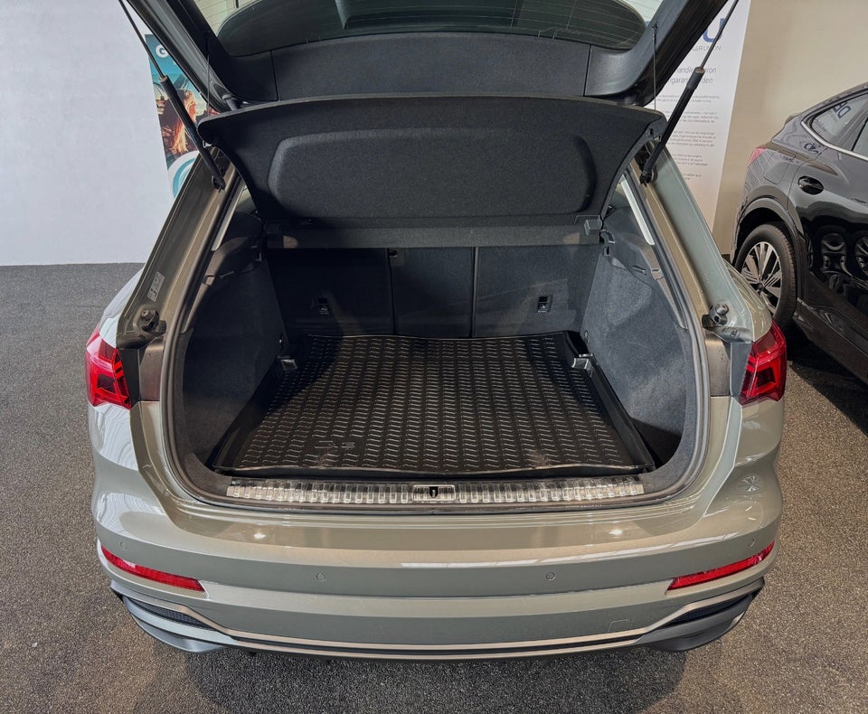 Audi Q3 35 TDi S-line S-tr. 5d