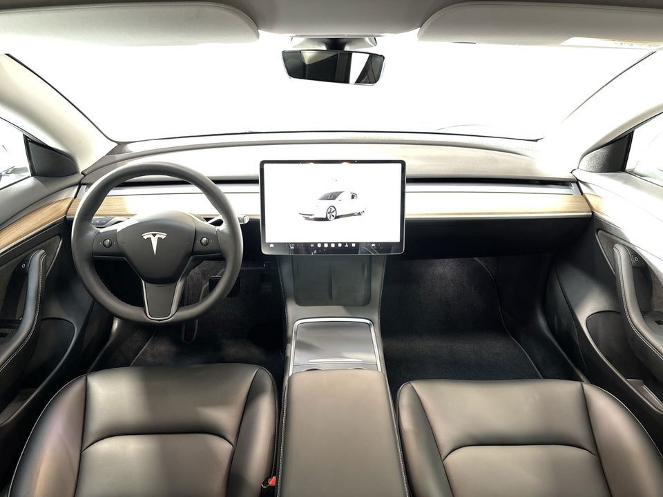 Tesla Model 3 Long Range RWD 4d
