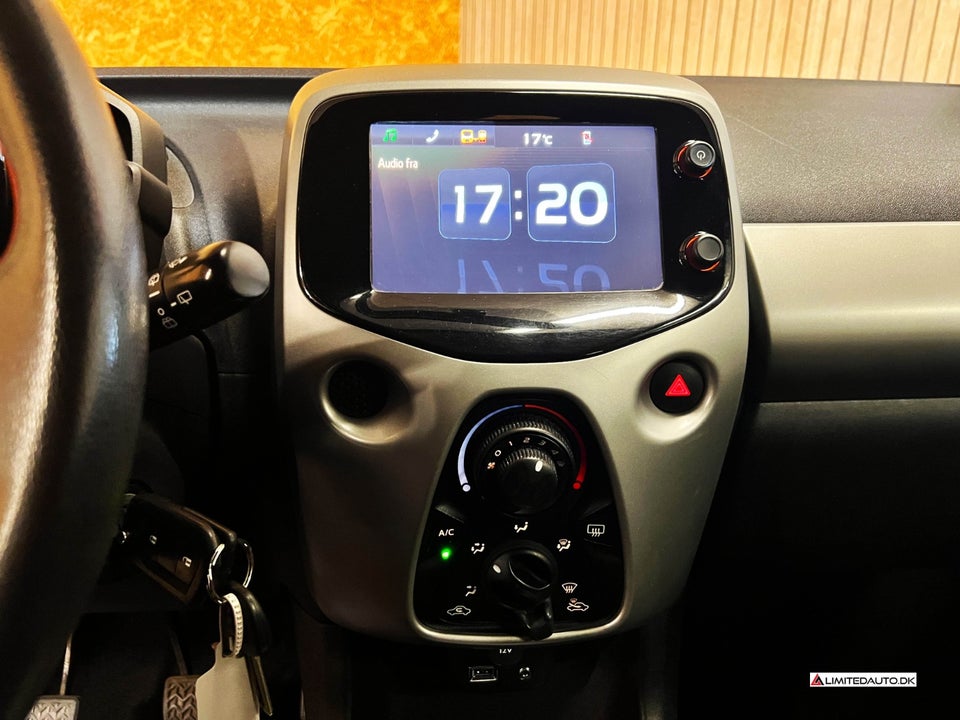 Toyota Aygo 1,0 VVT-i x-press 5d