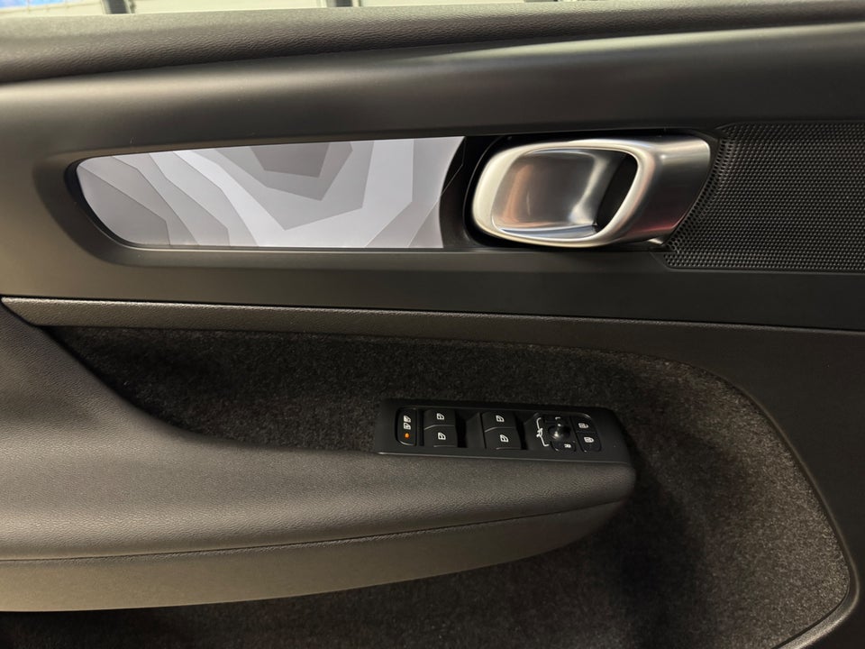 Volvo XC40 ReCharge Extended Range Core 5d