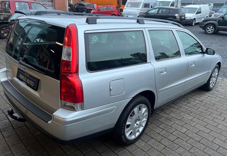 Volvo V70 2,4 170 Business 5d