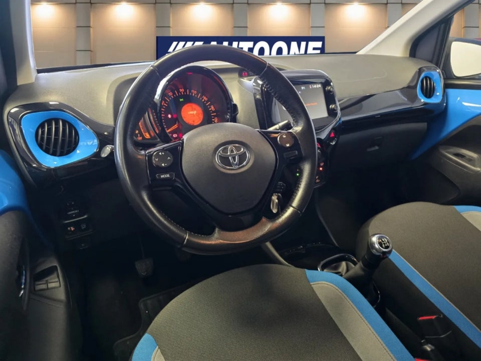 Toyota Aygo 1,0 VVT-i x-play 5d