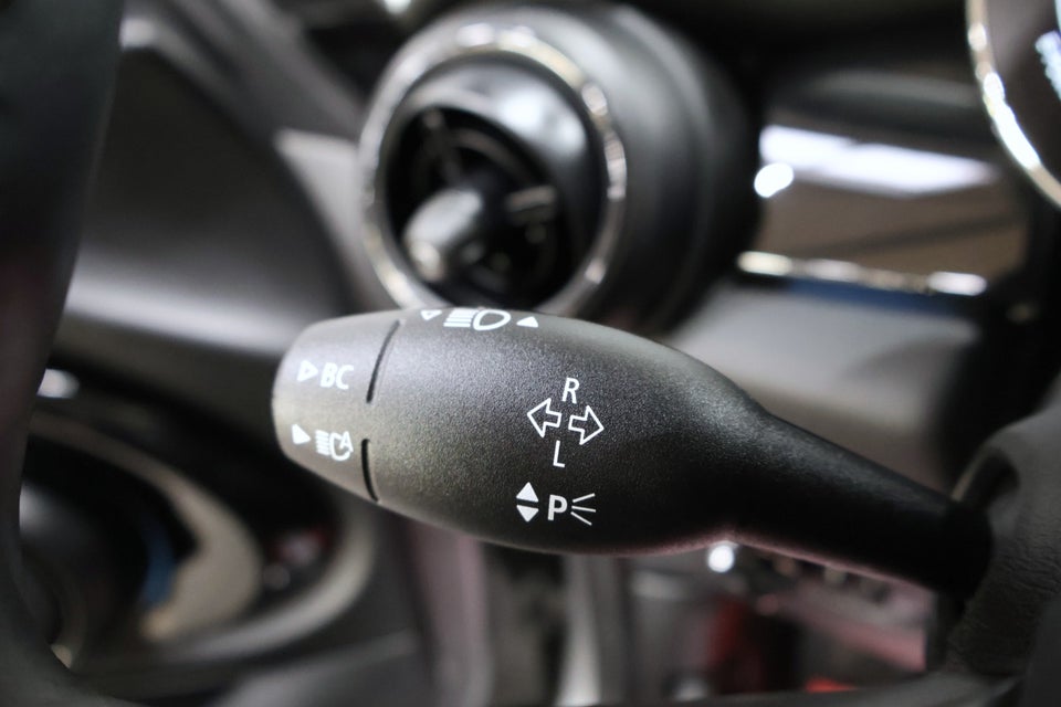 MINI Cooper SE Essential 3d