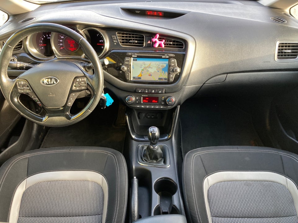 Kia Ceed 1,6 CRDi 128 World Cup SW 5d