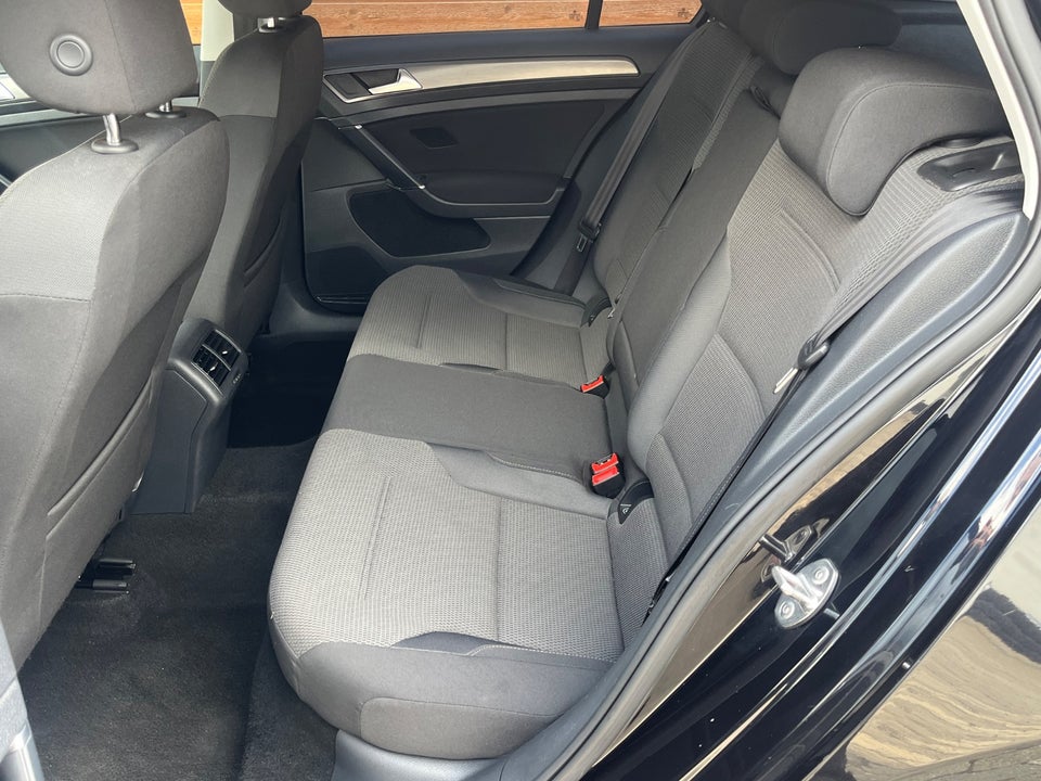 VW Golf VII 1,4 TSi 122 Comfortline BMT 5d
