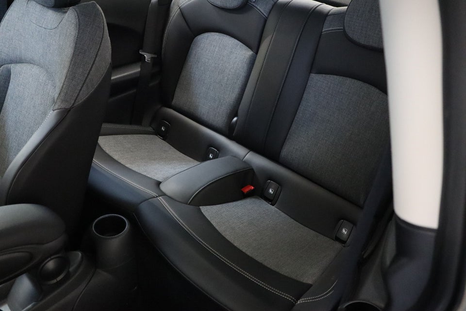 MINI Cooper SE Classic Trim 3d