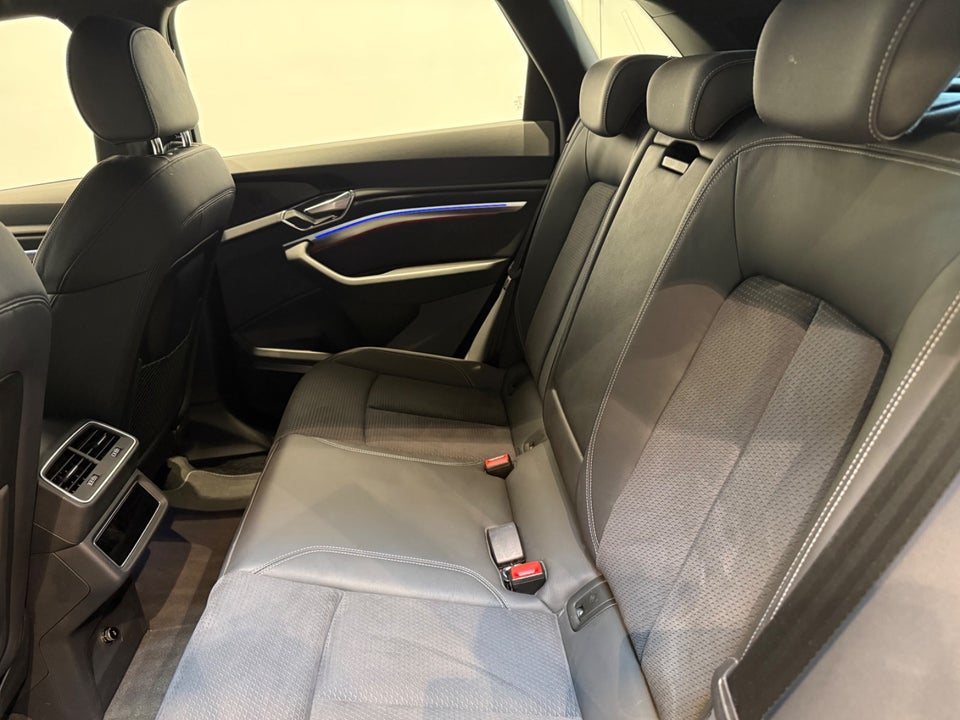 Audi Q8 e-tron 55 Advanced S-line quattro 5d