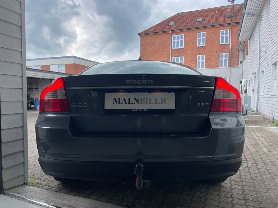 Volvo S80 2,5 T Momentum aut. 4d