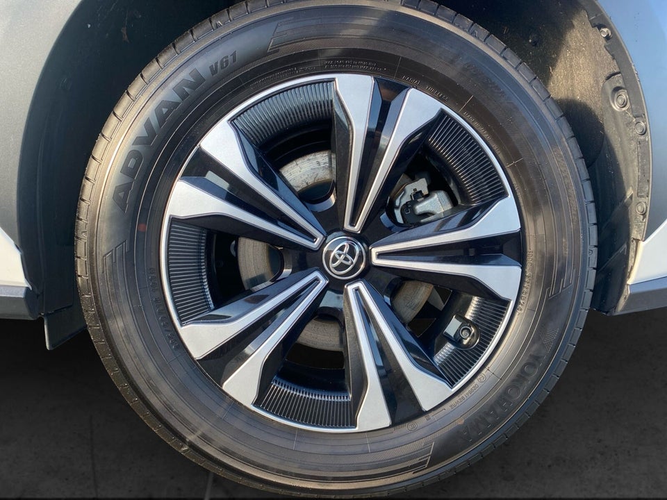 Toyota bZ4X Executive 5d