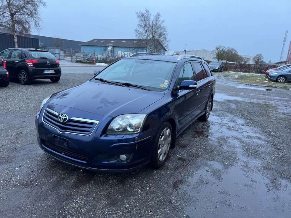 Toyota Avensis 1,8 Sol+ stc. 5d