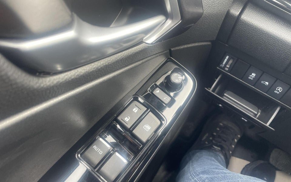 Isuzu D-Max 1,9 TD 163 Ext. Cab Exclusive aut. 4d