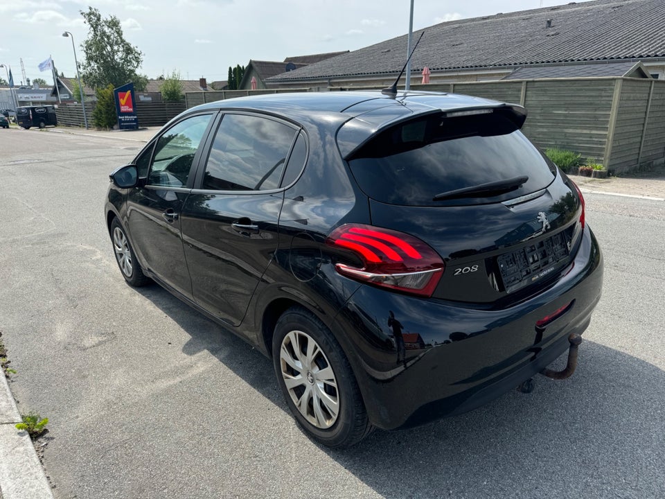 Peugeot 208 1,5 BlueHDi 100 Like Sky 5d