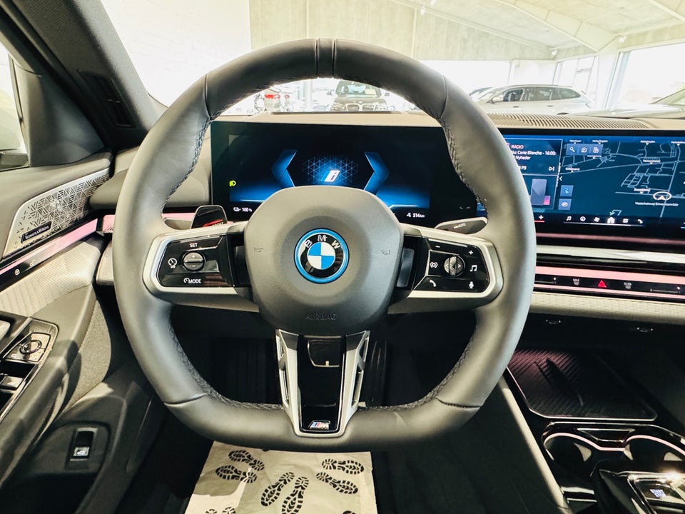 BMW i5 eDrive40 Fully Charged M-Sport 4d