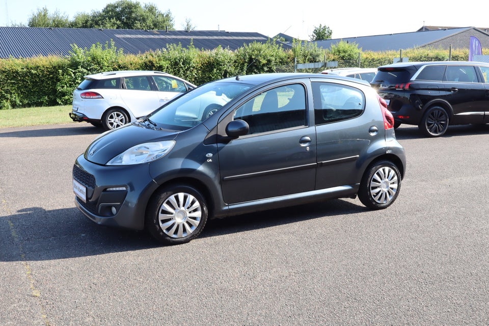 Peugeot 107 1,0 Champion Connect 5d