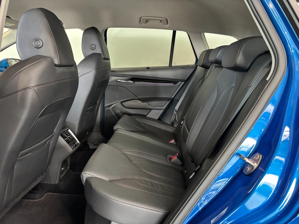 Skoda Enyaq 80 iV Suite 5d