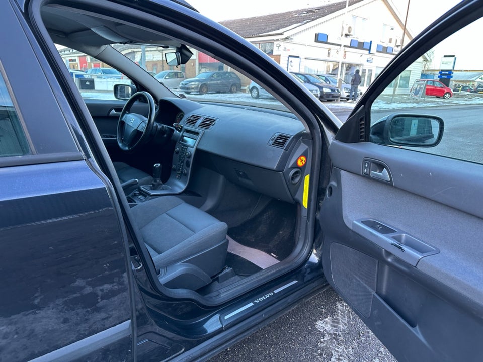 Volvo V50 1,8 Momentum 5d