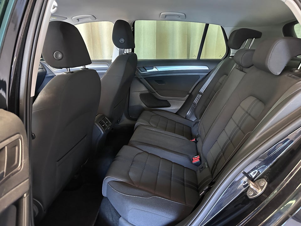 VW Golf VII 1,6 TDi 110 Style BM 5d