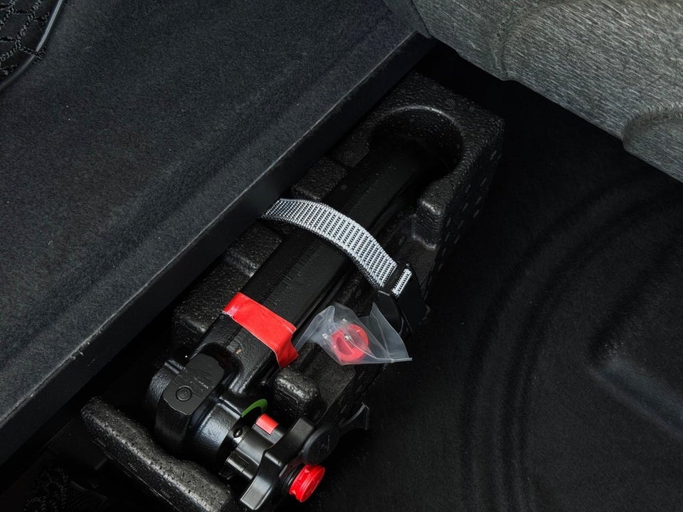 Audi Q8 e-tron 55 S-line Sportback quattro 5d