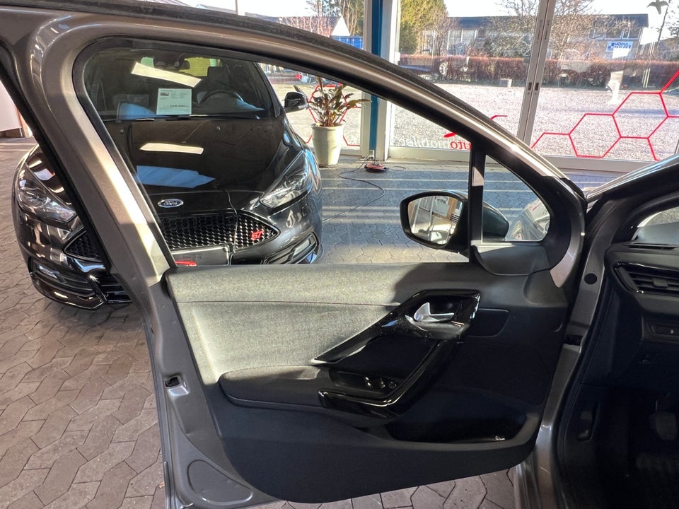 Peugeot 208 1,2 VTi Active 5d