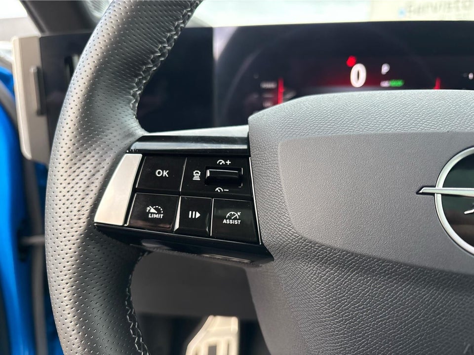 Opel Astra-e 54 Ultimate 5d