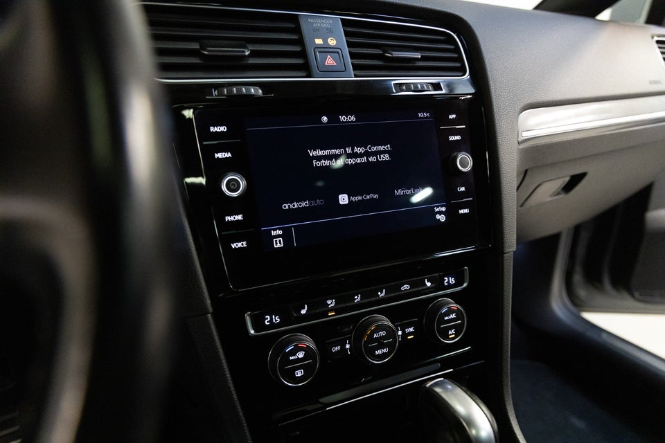 VW Golf VII 2,0 TDi 150 R-line Variant DSG 5d