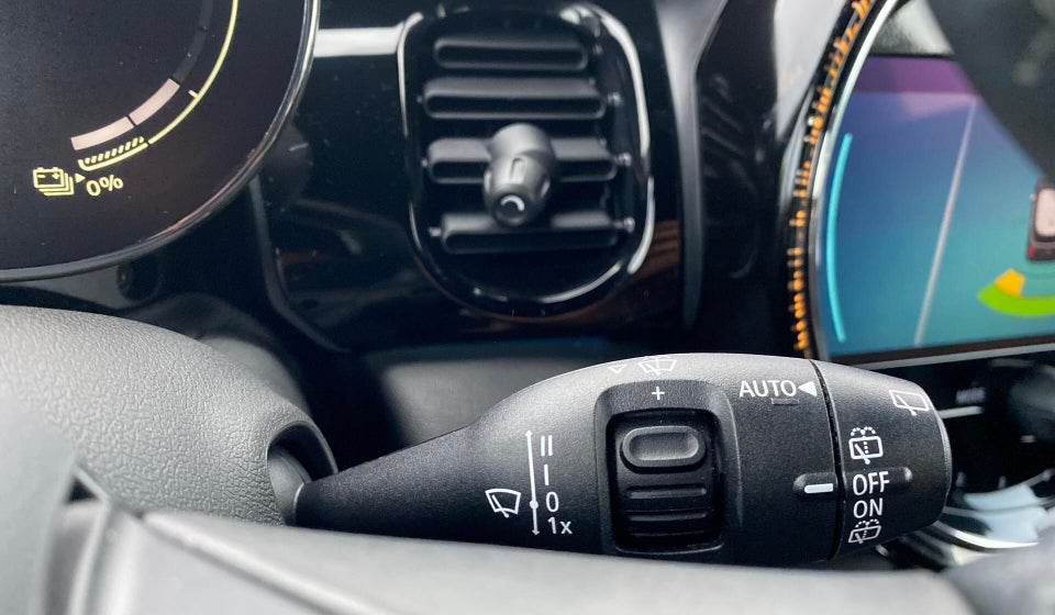 MINI Cooper SE Classic Trim 3d