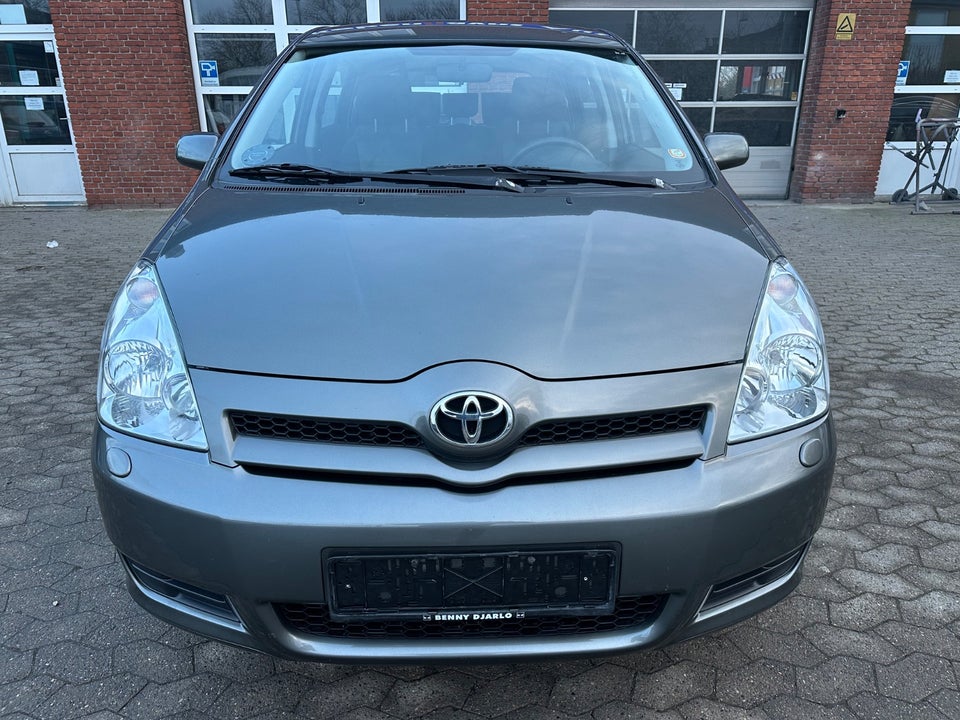Toyota Corolla Verso 1,8 Sol 7prs 5d