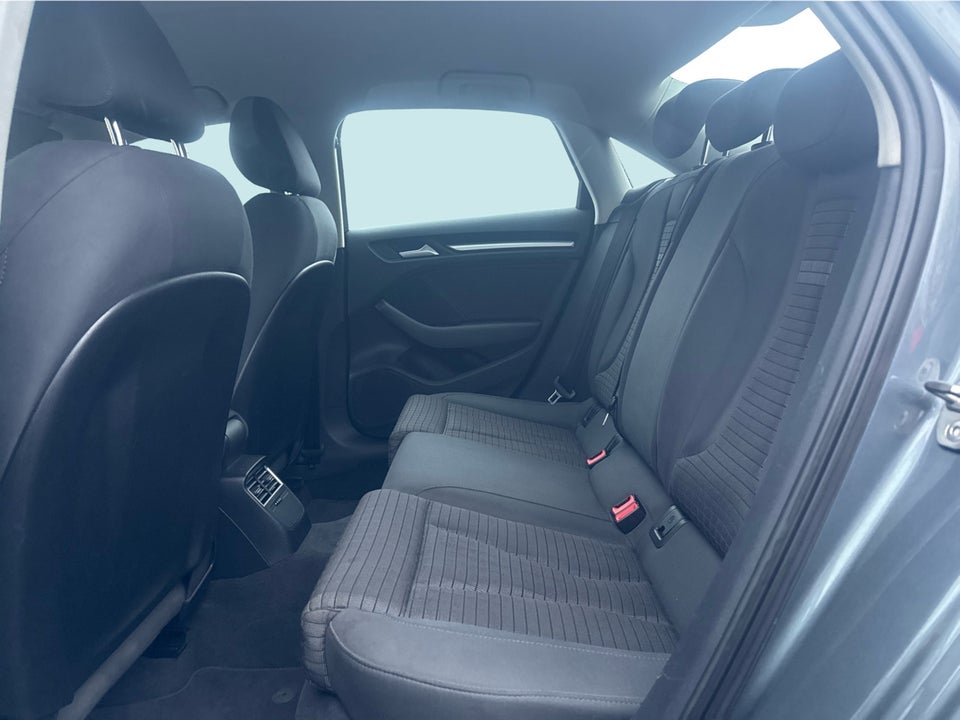 Audi A3 1,4 TFSi 125 Ambiente 4d