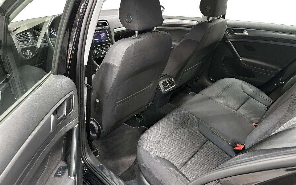 VW Golf VII 1,5 TSi 150 Comfortline Connect Variant DSG 5d