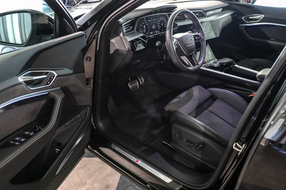 Audi Q8 e-tron 55 S-line Black Edition quattro 5d