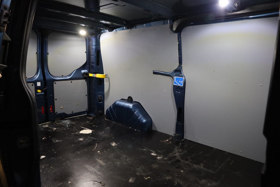 Ford Transit Custom 320L 2,0 TDCi 185 Sport aut.