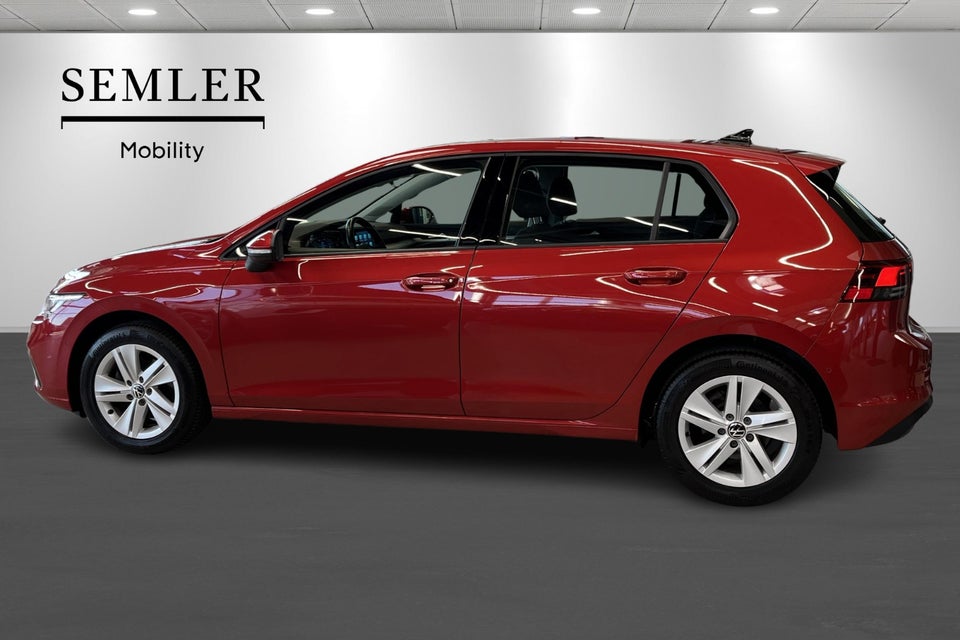 VW Golf VIII 1,5 eTSi 130 Life DSG 5d