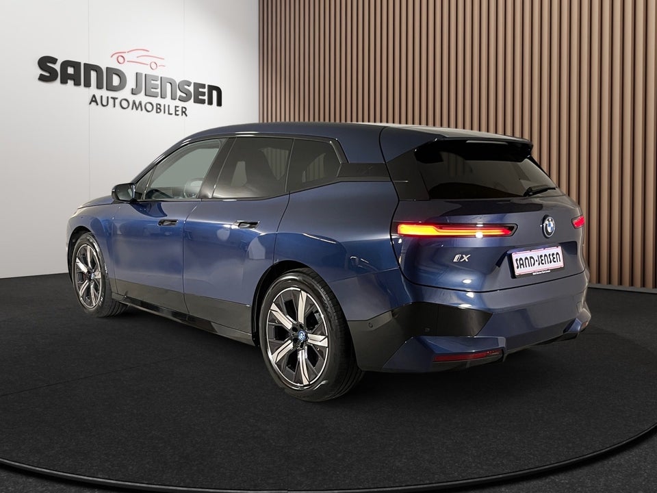 BMW iX xDrive40 Supercharged 5d