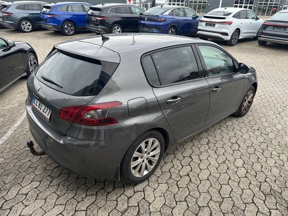Peugeot 308 1,5 BlueHDi 130 Style 5d