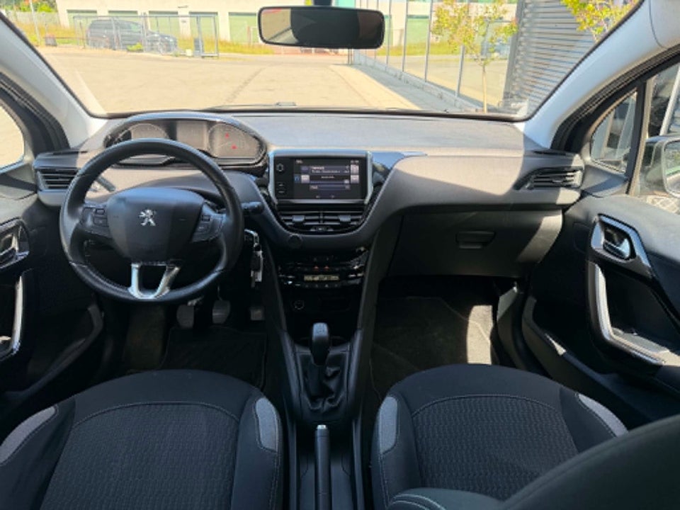 Peugeot 208 1,2 VTi 82 Intense 5d