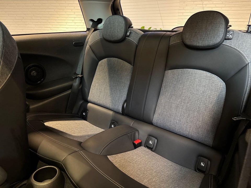 MINI Cooper SE Classic Trim 3d