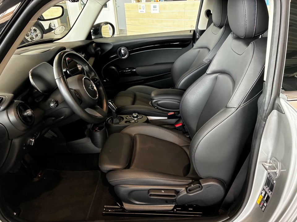 MINI Cooper SE Classic 3d