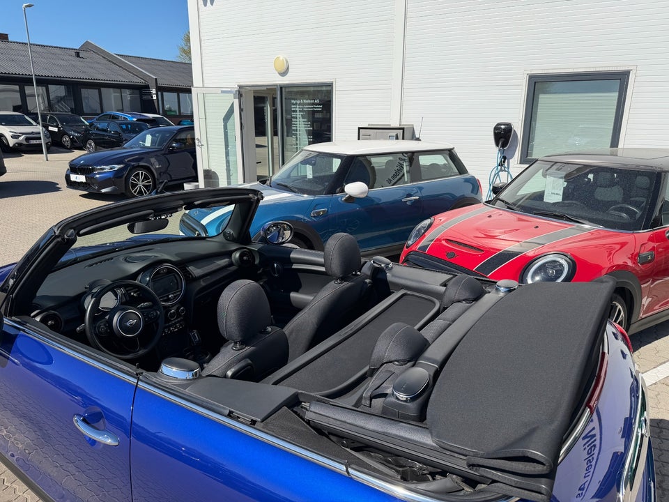 MINI Cooper 1,5 Essential Cabriolet aut. 2d