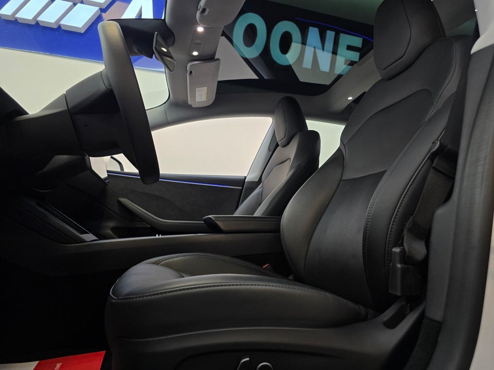 Tesla Model 3 Long Range AWD 4d