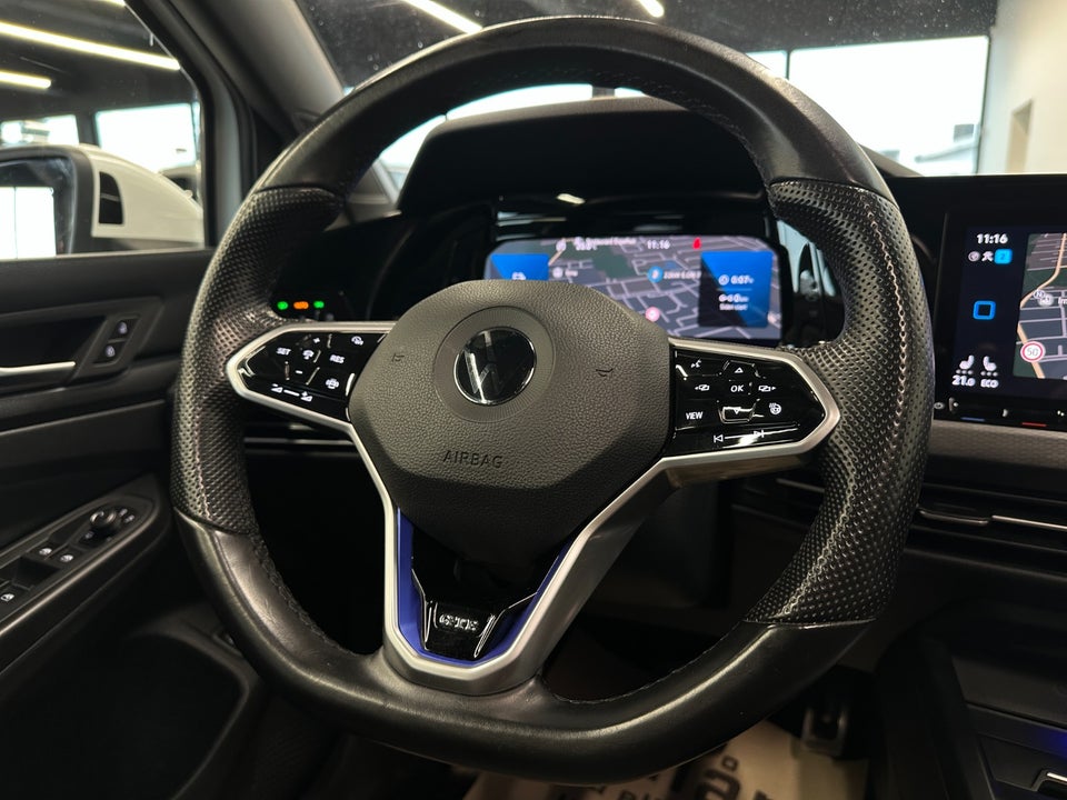 VW Golf VIII 1,4 GTE DSG 5d