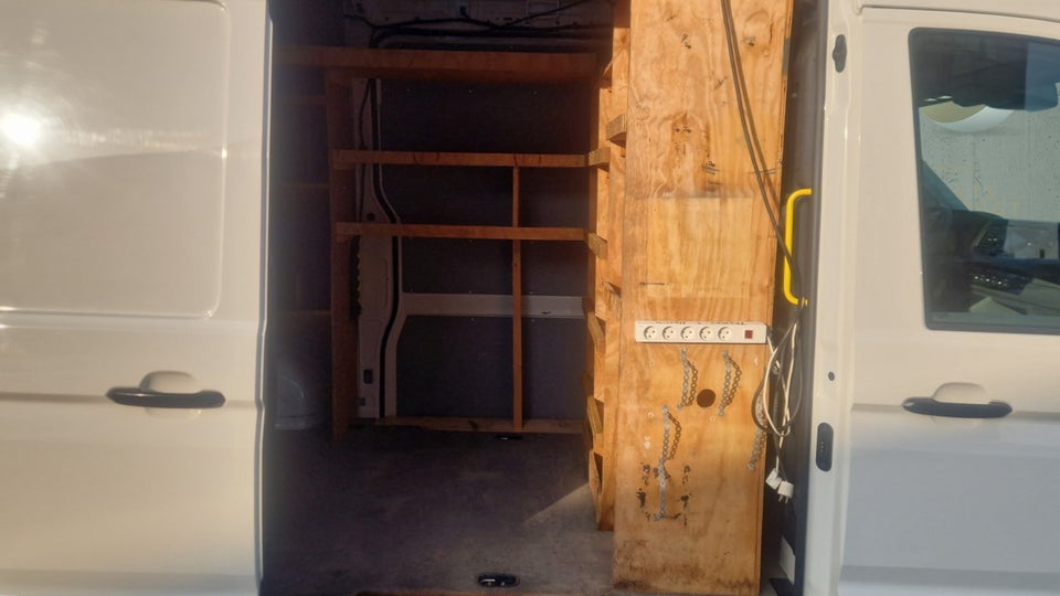 VW Crafter 35 2,0 TDi 177 Kassevogn L3H2 aut.