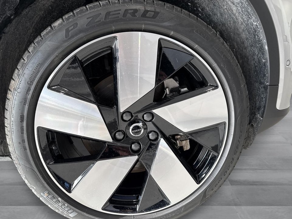 Volvo EX40 Extended Range Plus 5d