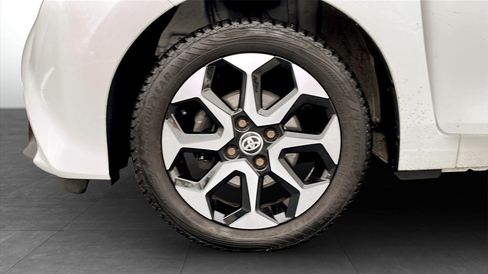 Toyota Aygo 1,0 VVT-i x-press 5d