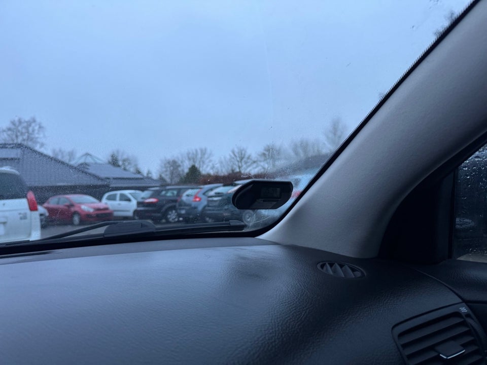 Toyota Avensis 1,8 Sol+ stc. 5d