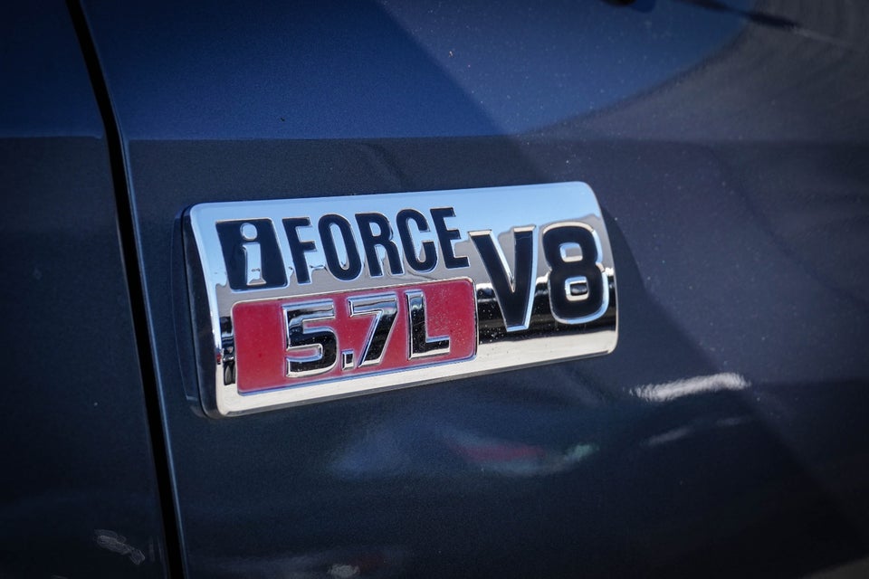 Toyota Tundra 5,7 V8 i-Force CrewMax TRD 4d