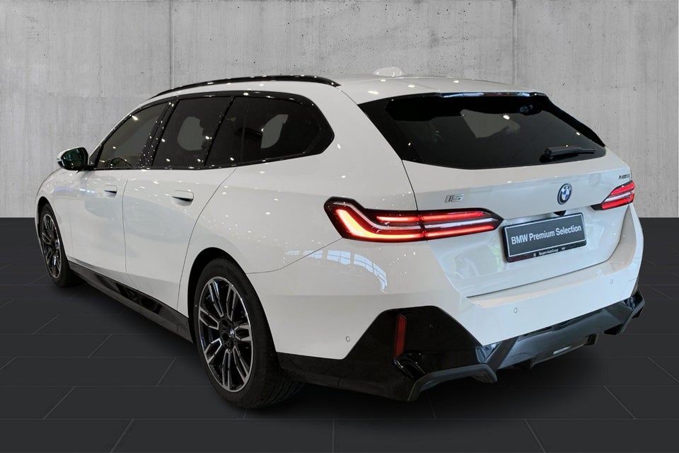 BMW i5 xDrive40 Touring Fully Charged 5d