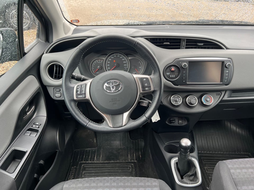 Toyota Yaris 1,0 VVT-i T2 5d