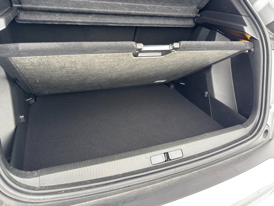 Peugeot e-2008 50 GT 5d