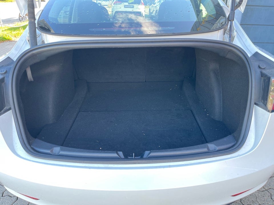 Tesla Model 3 RWD 4d